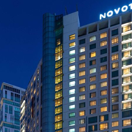Novotel Manila Araneta City Hotel Quezon City Exteriör bild