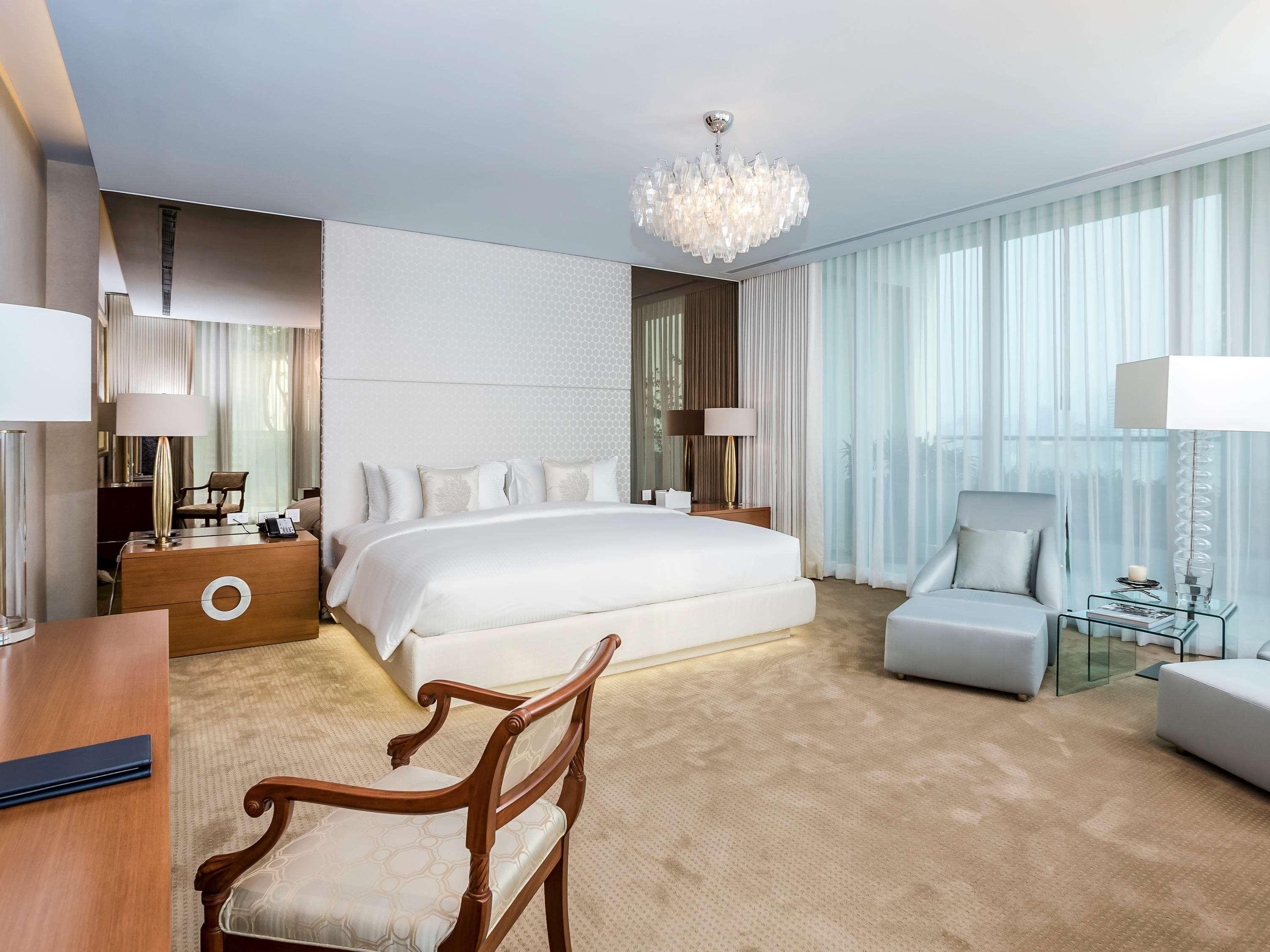 Novotel Manila Araneta City Hotel Quezon City Exteriör bild