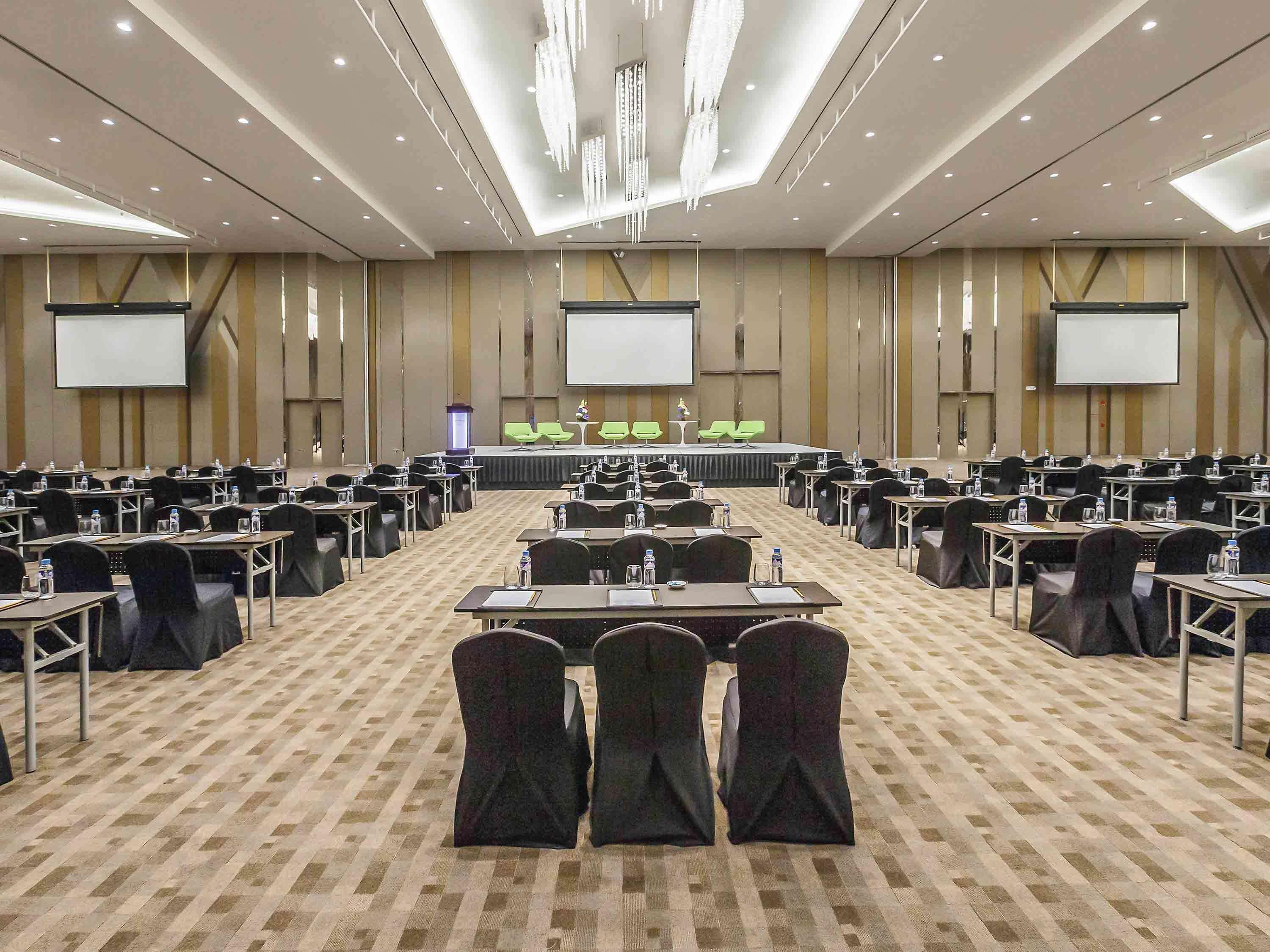 Novotel Manila Araneta City Hotel Quezon City Exteriör bild