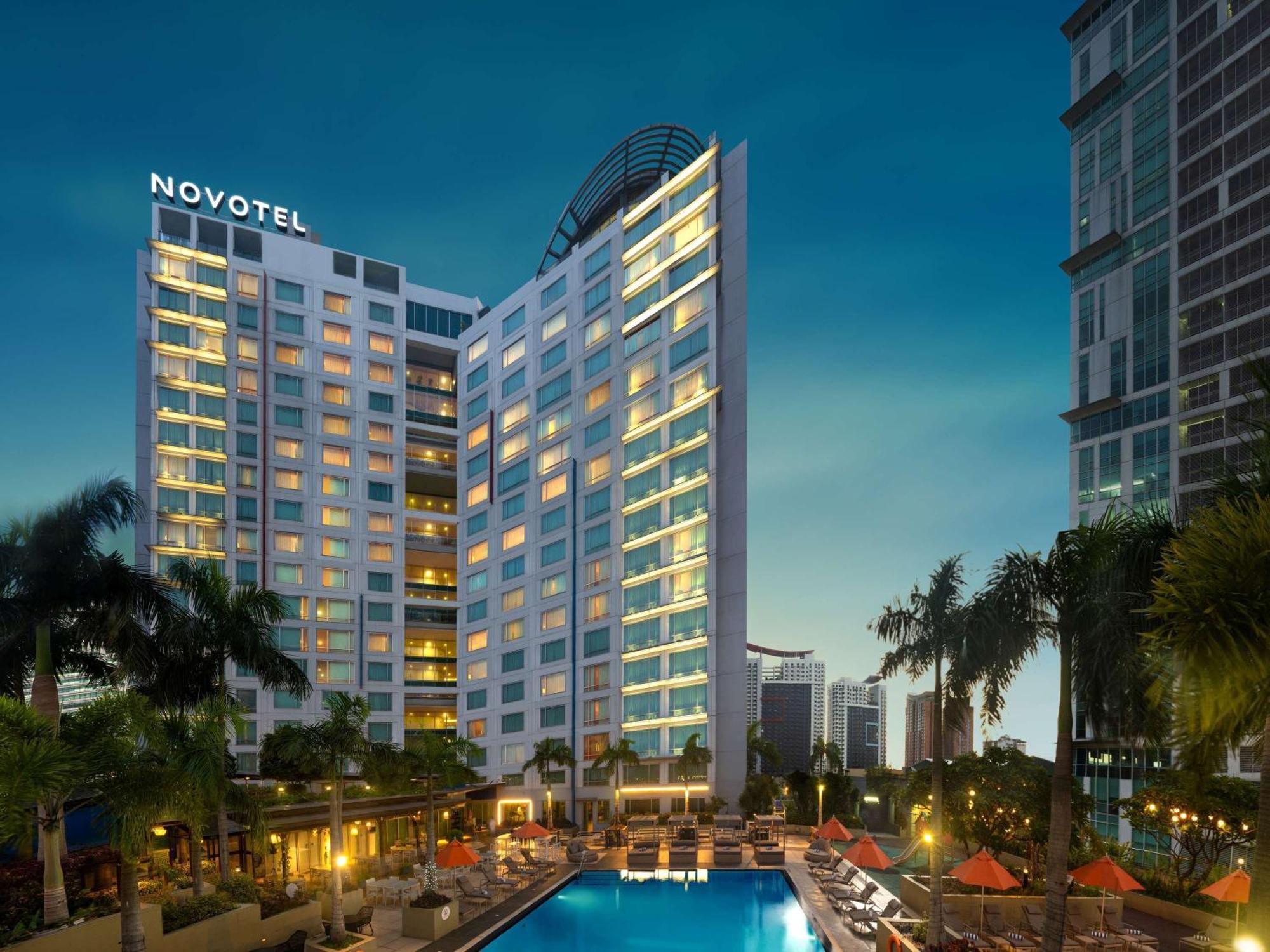 Novotel Manila Araneta City Hotel Quezon City Exteriör bild