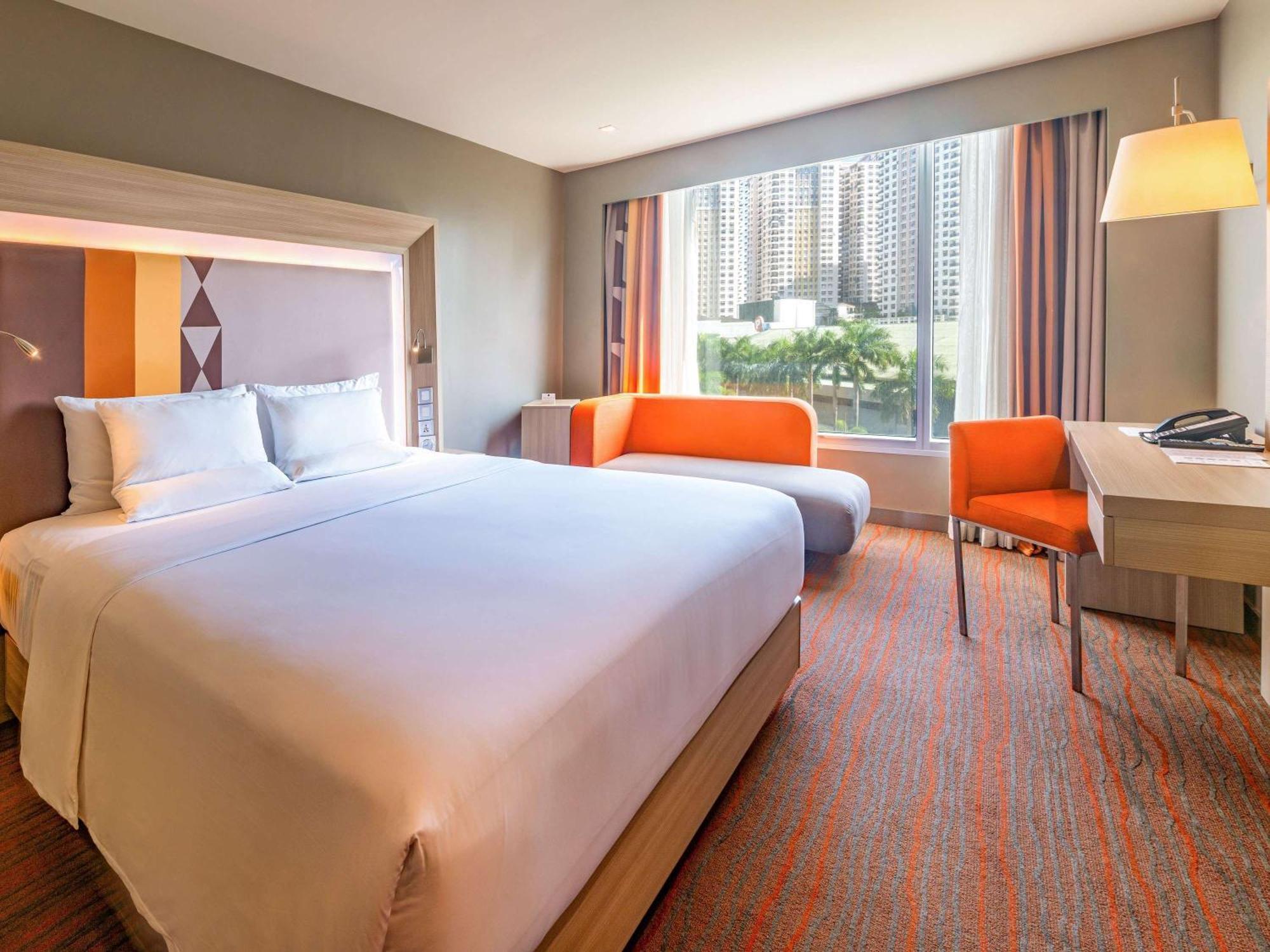 Novotel Manila Araneta City Hotel Quezon City Exteriör bild