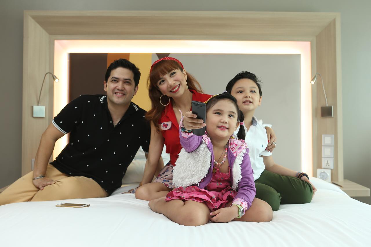 Novotel Manila Araneta City Hotel Quezon City Exteriör bild