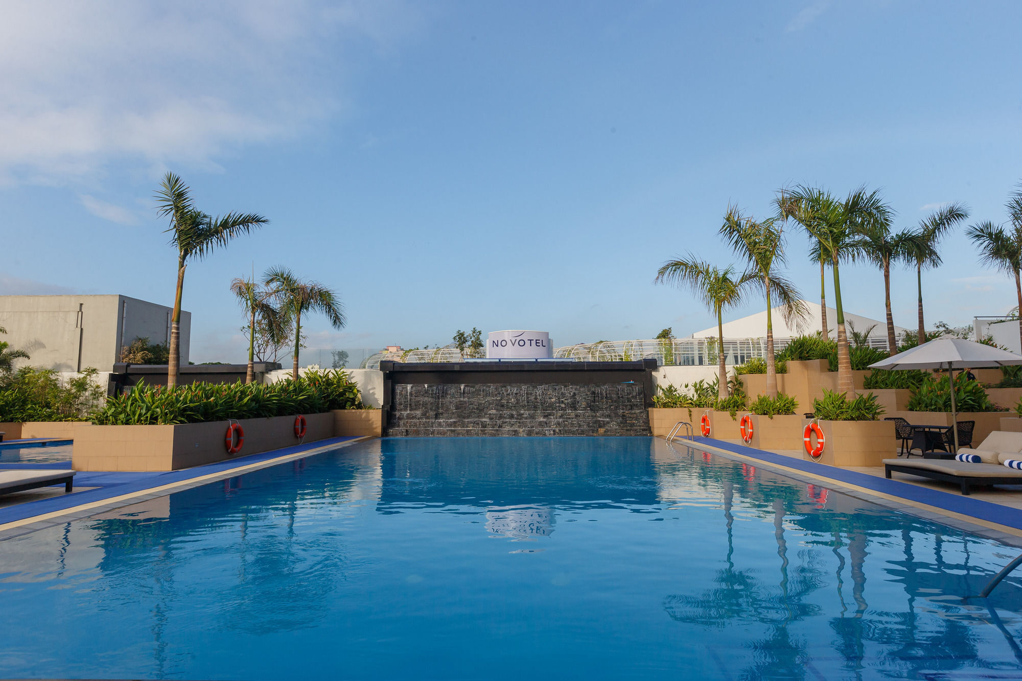 Novotel Manila Araneta City Hotel Quezon City Exteriör bild